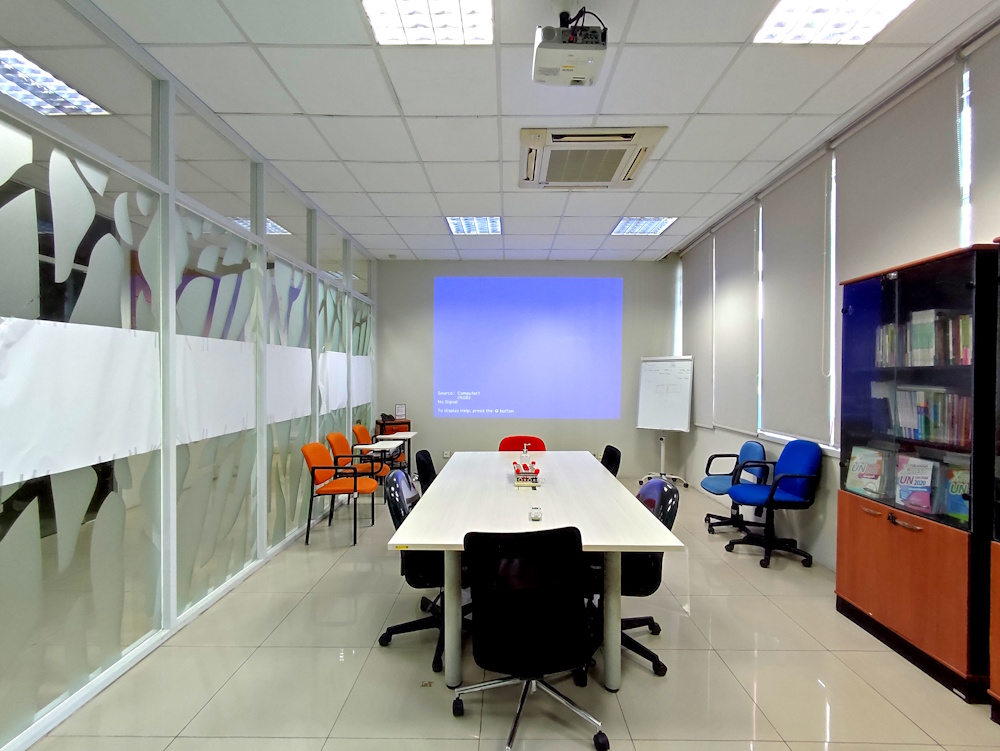 Ruang Meeting Eddie